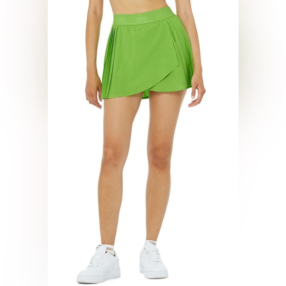 ALO Yoga Dresses & Skirts - ALO YOGA - ACES TENNIS SKIRT - GREEN APPLE Size Medium